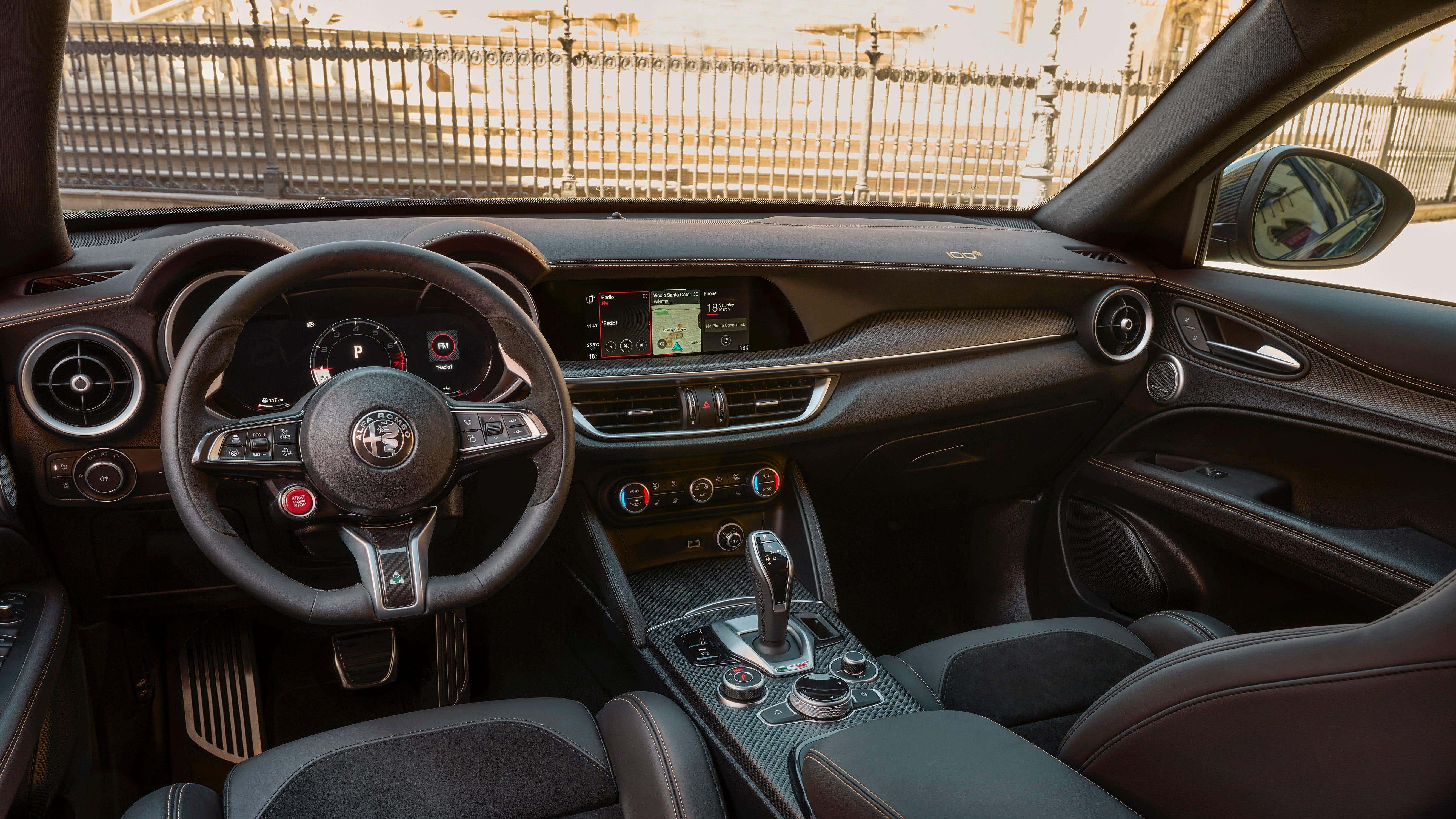 100 Aniversario Alfa Romeo Stelvio Quadrifoglio interior